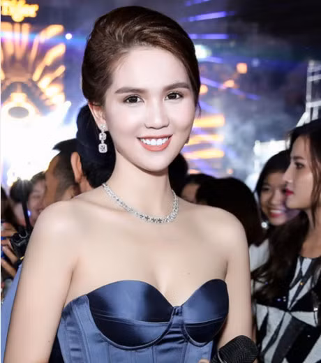 Chu thue bao 0989999999 gia 10 ti ma Ngoc Trinh mua la ai? - Anh 1