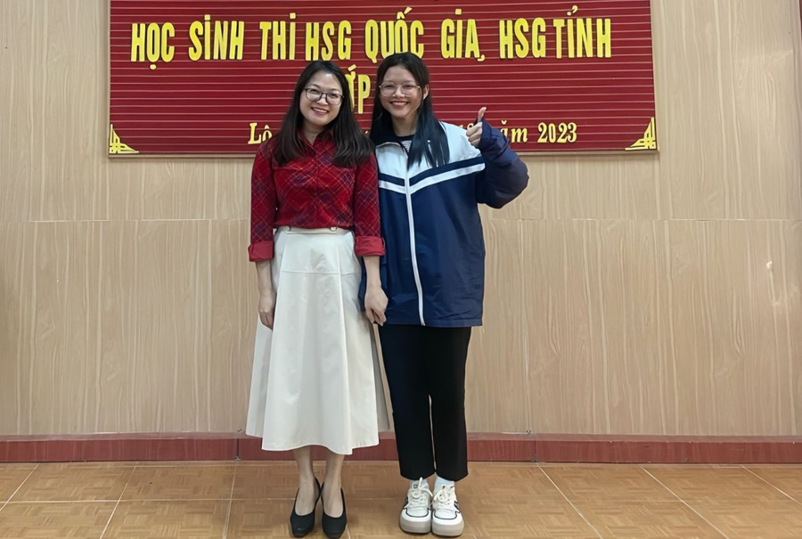 Cô giáo Nguyễn Thị Duyên cùng học trò cưng của mình. Ảnh: NVCC Cô giáo Nguyễn Thị Duyên cùng học trò cưng của mình. Ảnh: NVCC