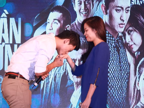 Hoàng Thùy Linh: Con đường thành công đầy gian nan ảnh 7 Hoàng Thùy Linh nổi tiếng sau bộ phim Thần tượng. Thậm chí, cô còn dính nghi án