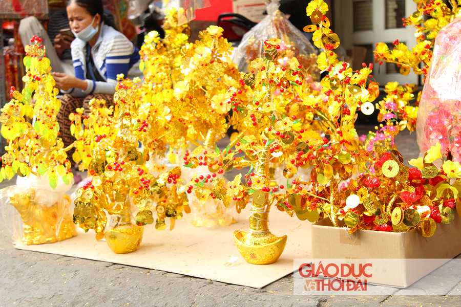 Các món đồ trang trí nhỏ, bắt mắt cũng rất đắt khách.