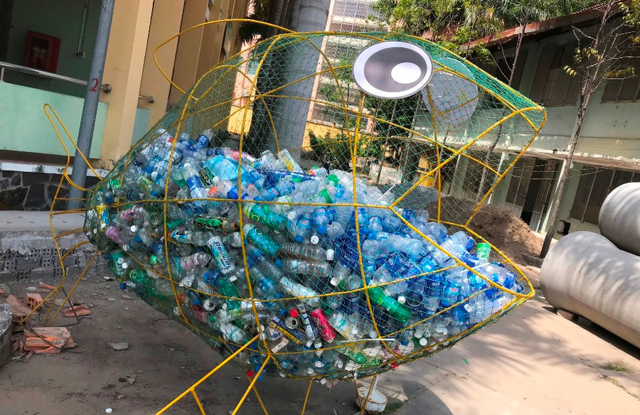 Bảo vệ môi trường với sáng kiến “cá bống ăn chai nhựa” 