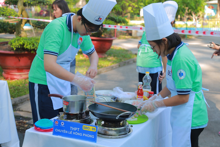 Cùng nhau trổ tài