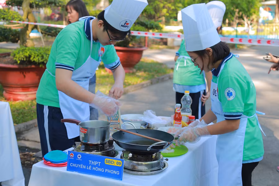 Cùng nhau trổ tài