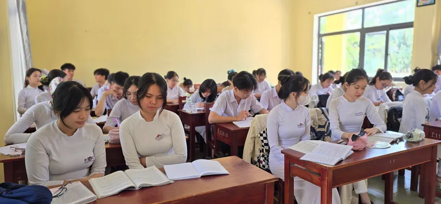 Giờ ôn tập của học sinh lớp 12, Trường THPT Nguyễn Trãi (quận Liên Chiểu, TP Đà Nẵng).