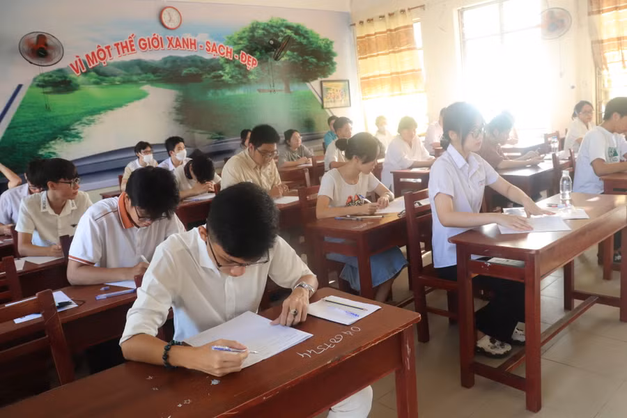 Kinh nghiệm phân chia thời gian làm bài thi tốt nghiệp THPT môn Ngữ văn ảnh 1