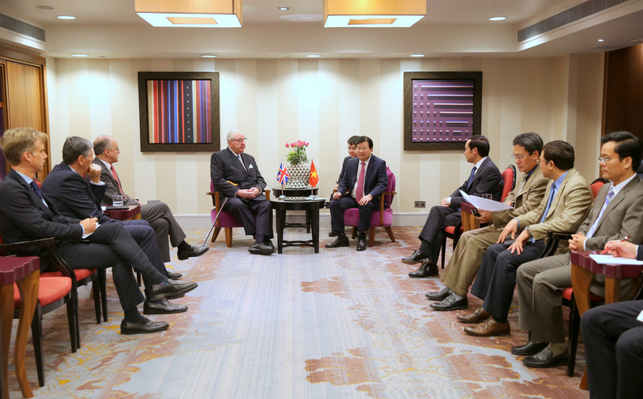 Phó Thủ tướng Trịnh Đình Dũng tiếp Chủ tịch tập đoàn đa lĩnh vực của Anh Jardine Matheson. Ảnh: VGP/Xuân Tuyến Phó Thủ tướng Trịnh Đình Dũng tiếp Chủ tịch tập đoàn đa lĩnh vực của Anh Jardine Matheson. Ảnh: VGP/Xuân Tuyến