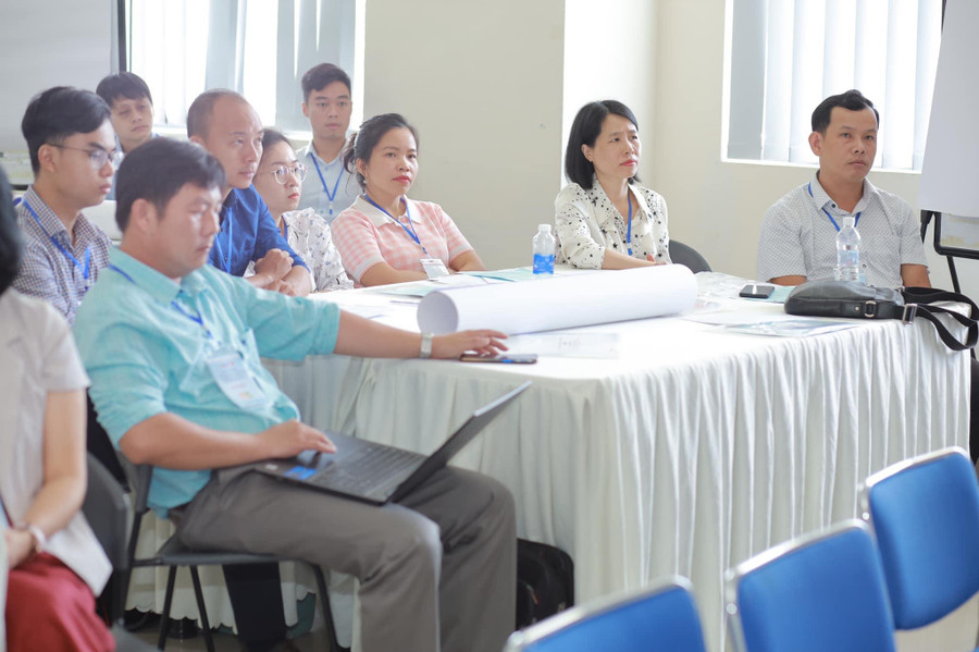 Giáo viên phồ thông thực hành thiết kế và giảng dạy môn học STEM với phương pháp “học theo dự án”