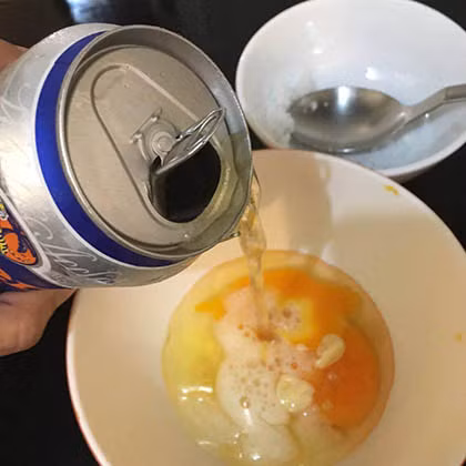 Dap mat na trung ga tron bia sau 5 ngay, ban khong nhan ra chinh minh vi da qua trang min - Anh 1