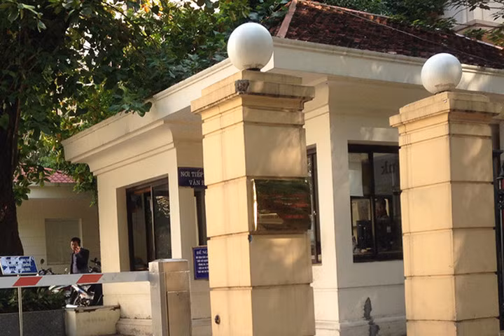 Quan chức đi lễ giờ hành chính là Giám đốc Trung tâm xúc tiến thương mại