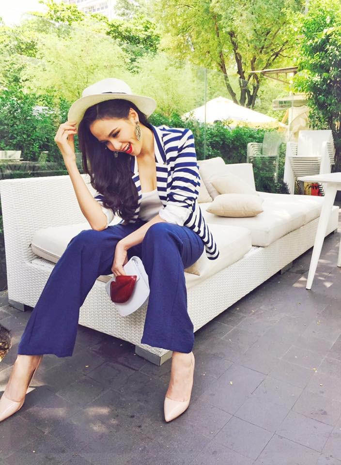 “Bắt bài” gu thời trang dễ mặc - dễ đẹp của Hoa hậu Diễm Hương ảnh 8