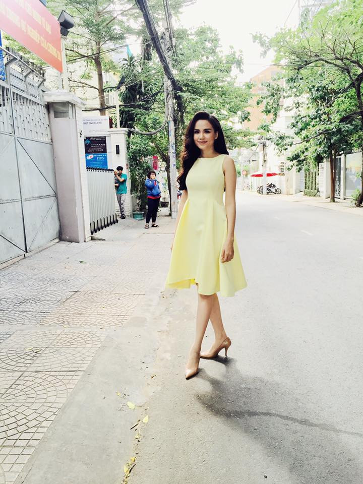 “Bắt bài” gu thời trang dễ mặc - dễ đẹp của Hoa hậu Diễm Hương ảnh 10