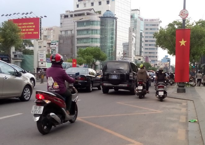 Xe biển xanh, biển đỏ “lộng hành” ở Sài Gòn ảnh 3 Xe biển xanh, biển đỏ “lộng hành” ở Sài Gòn ảnh 3