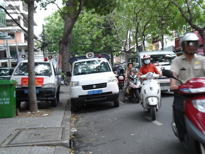 Xe biển xanh, biển đỏ “lộng hành” ở Sài Gòn ảnh 5 Xe biển xanh, biển đỏ “lộng hành” ở Sài Gòn ảnh 5