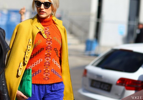 Quy tắc phối màu thời trang bạn gái nên biết ảnh 10 Bạn sẽ thể hiện được gu thẩm mỹ qua cách phối màu bộ ba khéo léo.