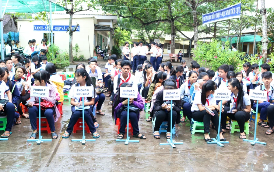 Kỳ thi thu hút đông đảo thí sinh tham gia