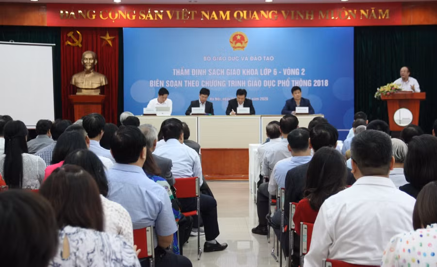 Khai mạc vòng 2 Hội đồng quốc gia thẩm định sách giáo khoa (SGK) lớp 6 biên soạn theo chương trình giáo dục phổ thông 2018.