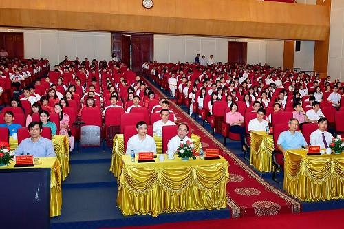 Các đại biểu, khách mời tham dự buổi lễ