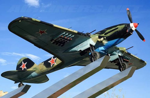 Ilyushin và các kỹ sư của mình đã có thời gian để xem xét phương pháp sản xuất, và hai tháng sau khi di chuyển, những chiếc Il-2 đã lại được sản xuất. Ilyushin và các kỹ sư của mình đã có thời gian để xem xét phương pháp sản xuất, và hai tháng sau khi di chuyển, những chiếc Il-2 đã lại được sản xuất.