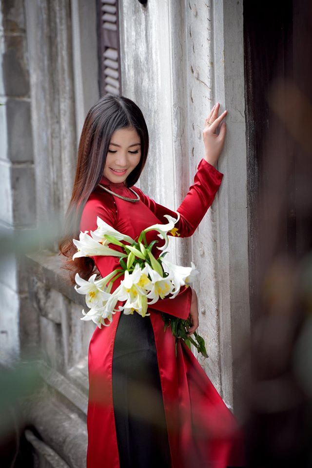 tan chay vi thieu nu ha noi chup anh ao dai ben hoa loa ken - 8