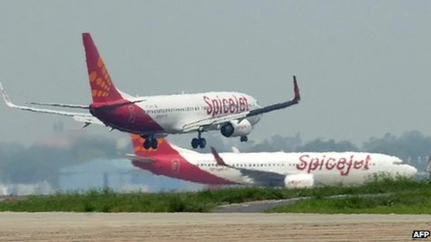 Máy bay của hãng SpiceJet. Ảnh: AFP