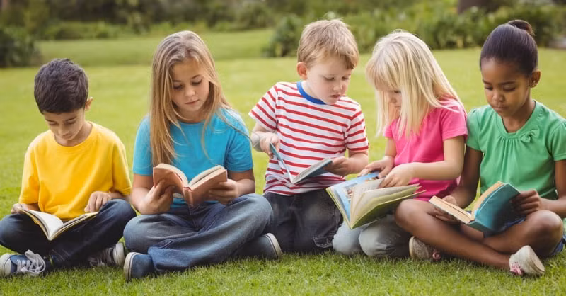 Các hoạt động kỹ năng giao tiếp cho trẻ có thể được thực hiện dưới dạng trò chơi đơn lẻ hoặc theo nhóm. Các hoạt động kỹ năng giao tiếp cho trẻ có thể được thực hiện dưới dạng trò chơi đơn lẻ hoặc theo nhóm.