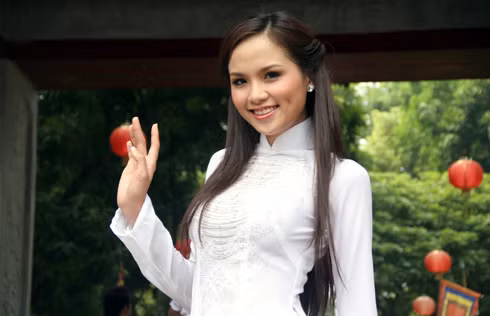 Hoa hậu Diễm Hương trước nguy cơ bị tước danh hiệu