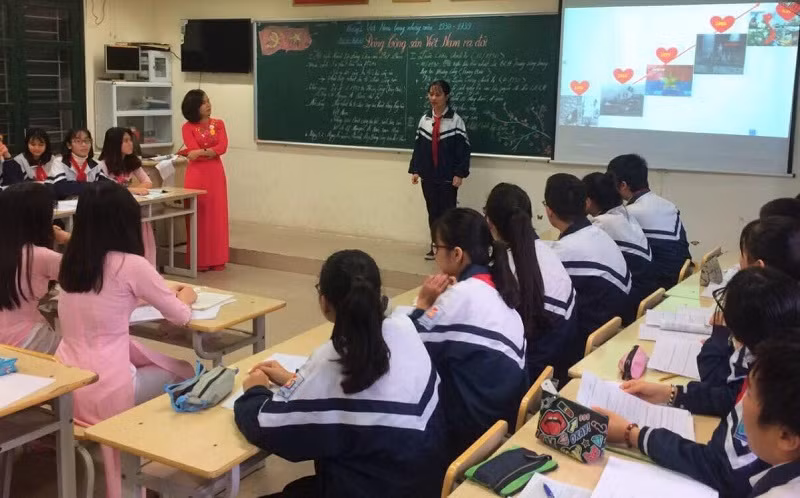 Cô Nguyễn Thị Kim Phong, Trường THCS Lương Yên (Hà Nội) khẳng định việc tự bồi dưỡng là cần thiết để bước vào triển khai CTGDPT mới ở lớp 6. Ảnh: NTCC