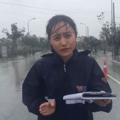 Ảnh hiếm của MC thời tiết VTV bị tố Anh hiem cua MC thoi tiet VTV bi to