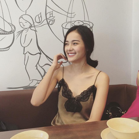 Những chiếc váy Nhung chiec vay