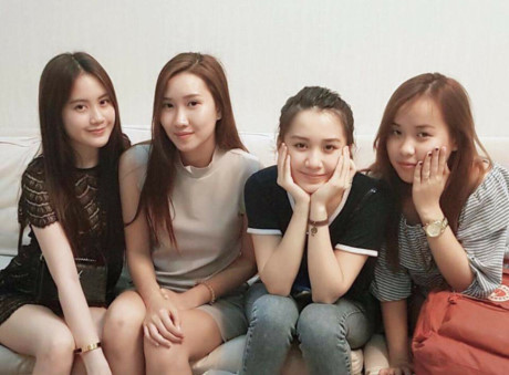 Hot girl Lào gốc Việt Chi Chi và chị em gái khoe ảnh tung tăng ở Hà Nội - Ảnh 10 Hot girl Lao goc Viet Chi Chi va chi em gai khoe anh tung tang o Ha Noi - Anh 10