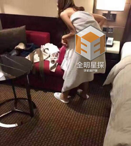Vợ ngoại tình với quản lý, sao nam Trung Quốc tức tưởi viết tâm thư ly hôn giữa đêm - Ảnh 11 Vo ngoai tinh voi quan ly, sao nam Trung Quoc tuc tuoi viet tam thu ly hon giua dem - Anh 11