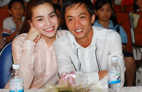 Cường đôla và Chu Đăng Khoa ai ngọt ngào hơn khi bên Hà Hồ? - Ảnh 4 Cuong dola va Chu Dang Khoa ai ngot ngao hon khi ben Ha Ho? - Anh 4
