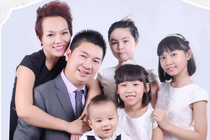 Ca sĩ Thái Thùy Linh sẽ kiện người treo băng rôn đòi nợ mình