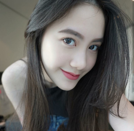 Hot girl Lào gốc Việt Chi Chi và chị em gái khoe ảnh tung tăng ở Hà Nội - Ảnh 1 Hot girl Lao goc Viet Chi Chi va chi em gai khoe anh tung tang o Ha Noi - Anh 1