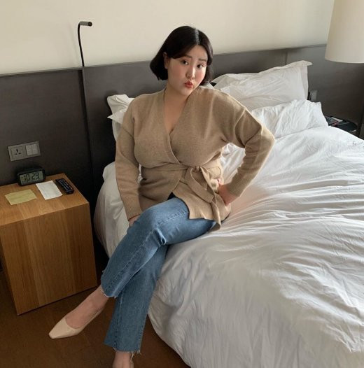 Loạt trang phục "hô biến" dáng tròn trịa trở nên thon gọn trong chớp mắt ảnh 7