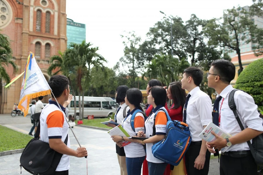 Phát triển nguồn nhân lực ngành du lịch cần kết hợp bồi dưỡng, nâng cao chất lượng đào tạo.