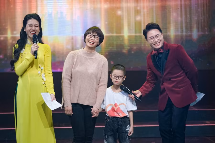 Cháu Nguyễn Tiến Anh- một trong những em bé được chương trình Trái tim cho em tài trợ chi phí mổ tim.