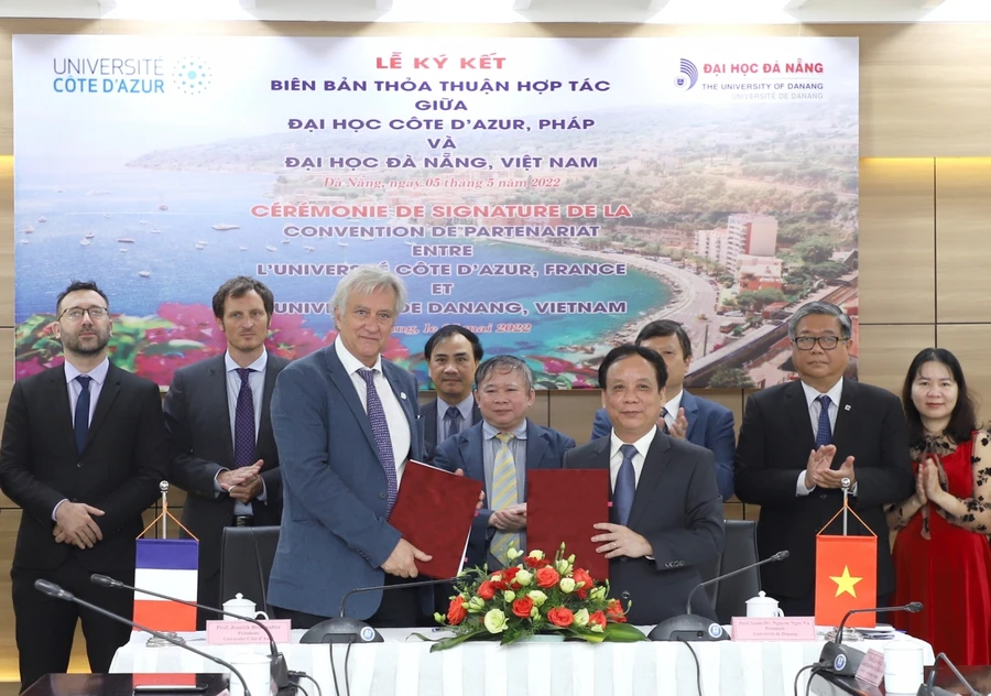 Giám đốc Đại học Đà Nẵng và Đại học Cote D’Azur, Cộng hoà Pháp ký kết hợp tác toàn diện 