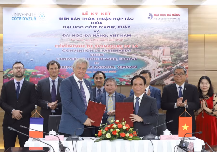 Giám đốc Đại học Đà Nẵng và Đại học Cote D’Azur, Cộng hoà Pháp ký kết hợp tác toàn diện 