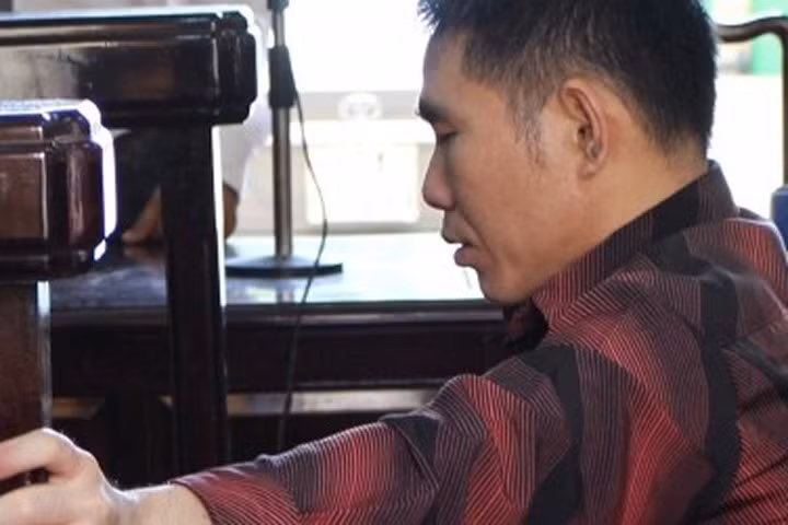 Bản án cho đối tượng ép vợ cũ quay lại bằng cách "chết chung"
