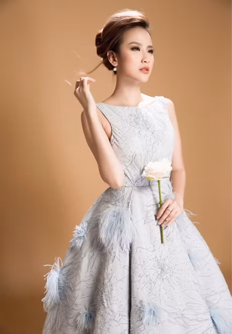 Hoa khoi Khanh Ngan yeu kieu, long lay nhu cong chua - Anh 5