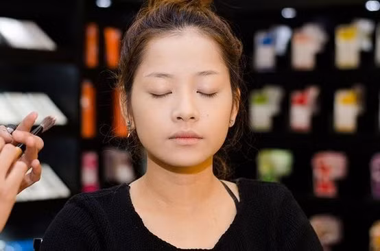 Bị chụp lén mặt mộc, nhan sắc Thủy Tiên, Lan Ngọc gây ngỡ ngàng ảnh 12 Bị chụp lén mặt mộc hoàn toàn: Thủy Tiên, Lan Ngọc khiến nhiều người ngỡ ngàng vì nhan sắc thực sự ảnh 12