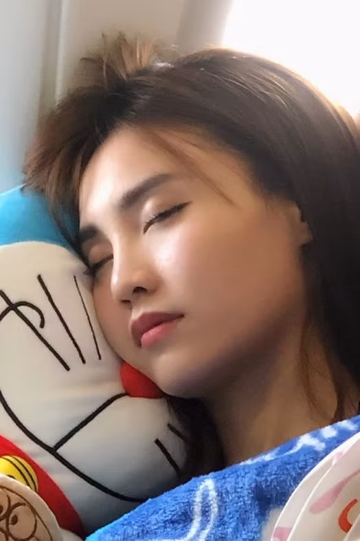 Bị chụp lén mặt mộc, nhan sắc Thủy Tiên, Lan Ngọc gây ngỡ ngàng ảnh 3 Bị chụp lén mặt mộc hoàn toàn: Thủy Tiên, Lan Ngọc khiến nhiều người ngỡ ngàng vì nhan sắc thực sự ảnh 3