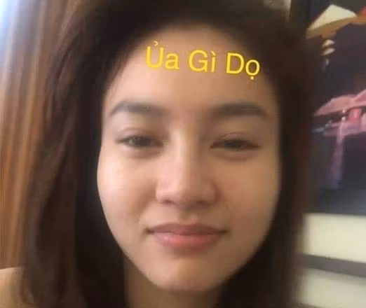 Bị chụp lén mặt mộc, nhan sắc Thủy Tiên, Lan Ngọc gây ngỡ ngàng