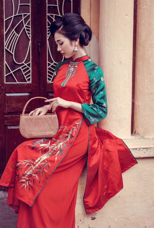 5 phụ kiện nên diện cùng áo dài giúp “lên đời” phong cách ảnh 8 5 phụ kiện nên diện cùng áo dài giúp “lên đời” phong cách ảnh 8