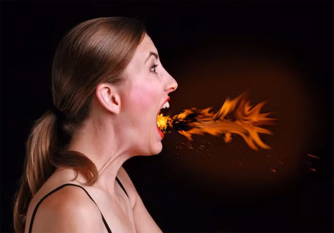 Đừng coi thường dấu hiệu ợ nóng, đó rất có thể là triệu chứng báo trước ung thư phổi hoặc ung thư dạ dày. (Ảnh minh họa).