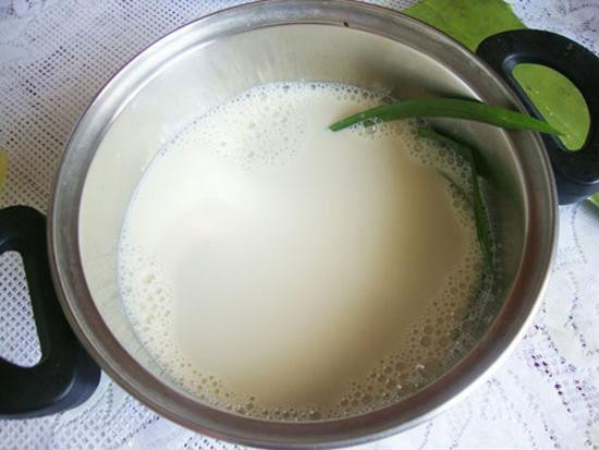 Trước khi đi ngủ uống 1 ly nước rẻ bèo này, da mặt bỗng chốc trắng mịn 