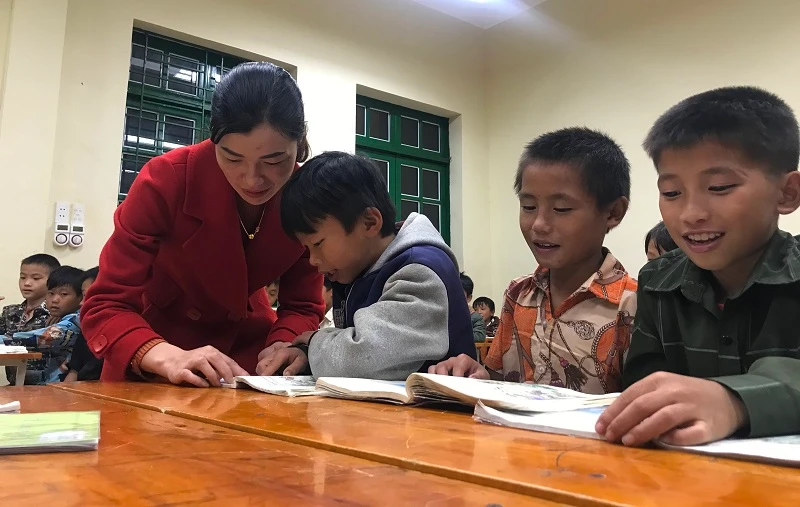 Nếu hoàn thành trong thời hạn sẽ được trao thưởng là cách giúp trẻ sớm bỏ thói lề mề. Ảnh: Ngọc Trang.