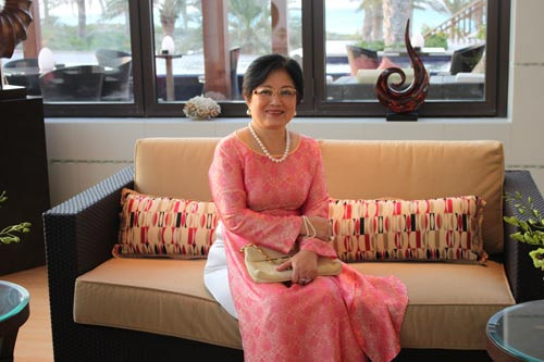 “Một nửa” của các đại sứ: Quyền lực mềm của sứ quán ảnh 1 Bà Phan Thúy Thanh, phu nhân của nguyên Đại sứ Việt Nam tại UAE Trần Ngọc Thạch (Ảnh do nhân vật cung cấp)