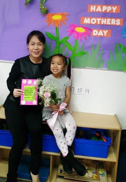 viet huong day con gai cung canh giac voi nguoi la - 4